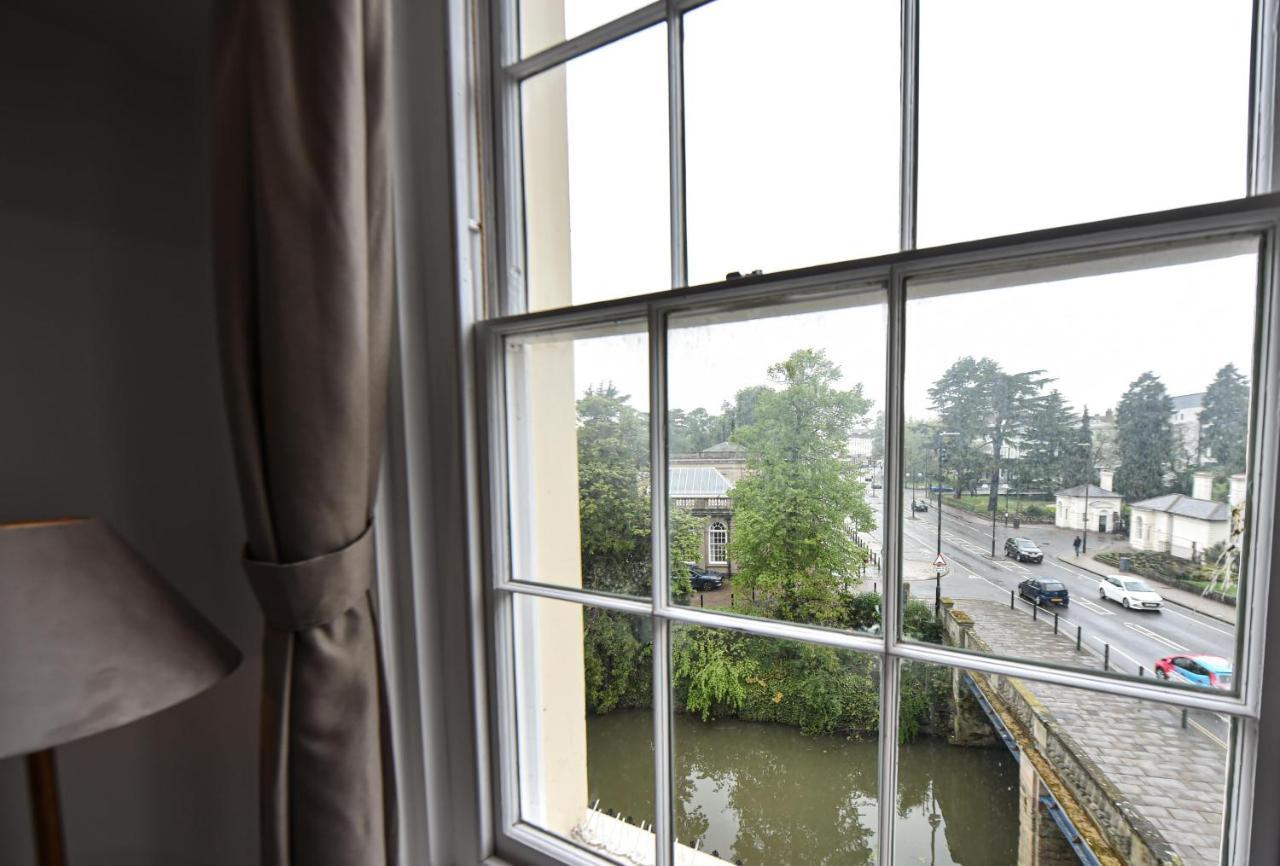 Victoria Colonnade Aparthotel Leamington Spa Exterior photo
