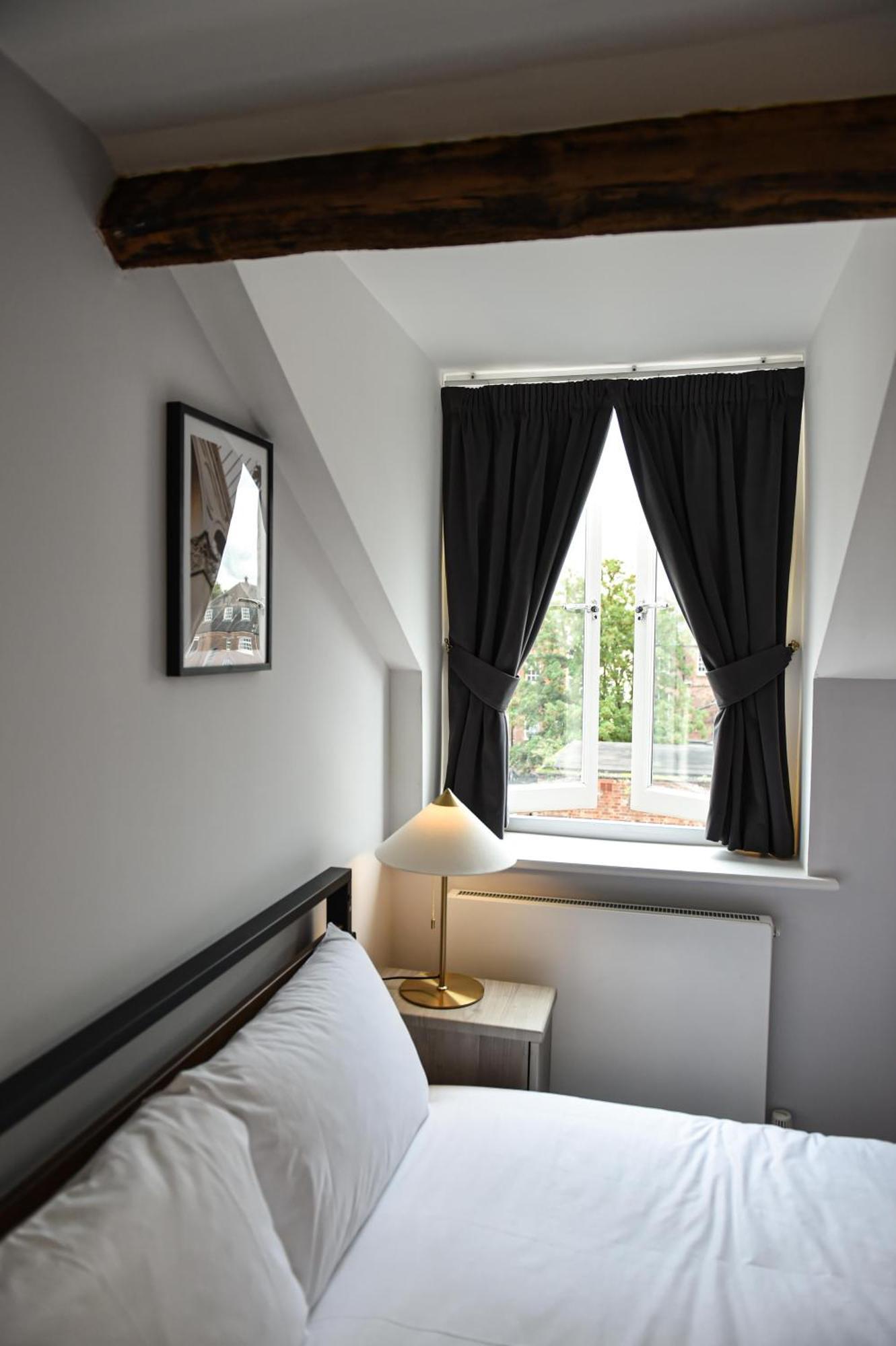 Victoria Colonnade Aparthotel Leamington Spa Room photo